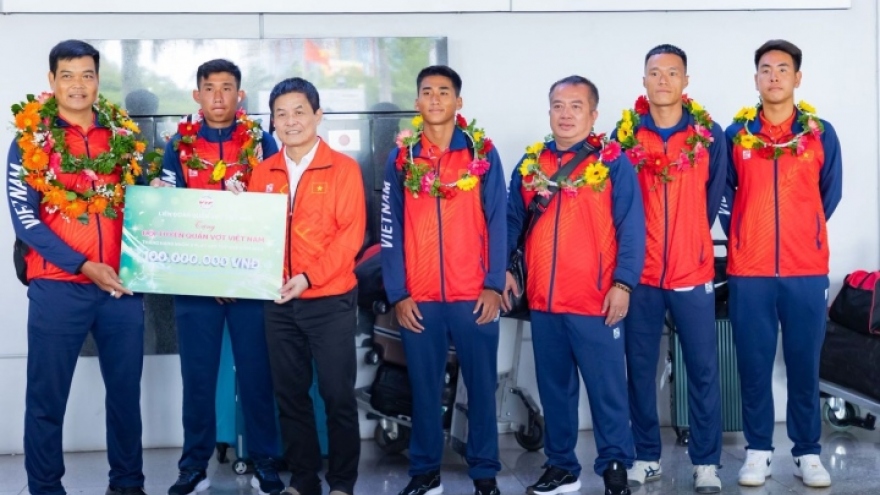 Vietnam tennis team advance to Davis Cup playoff